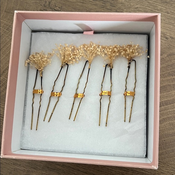 Les Couronnes de Victoire Preserved Floral Hair Pins Set Gold Bridal Accessories main image 4